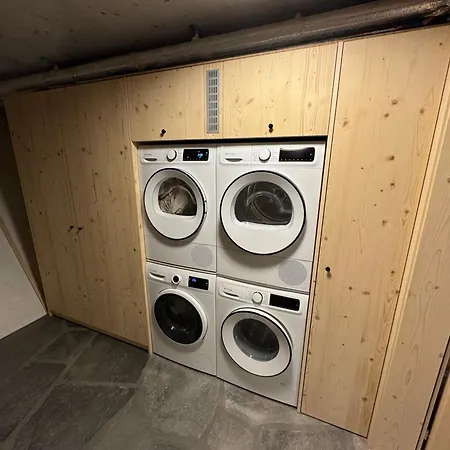 Haus Schoenbiel アパート *